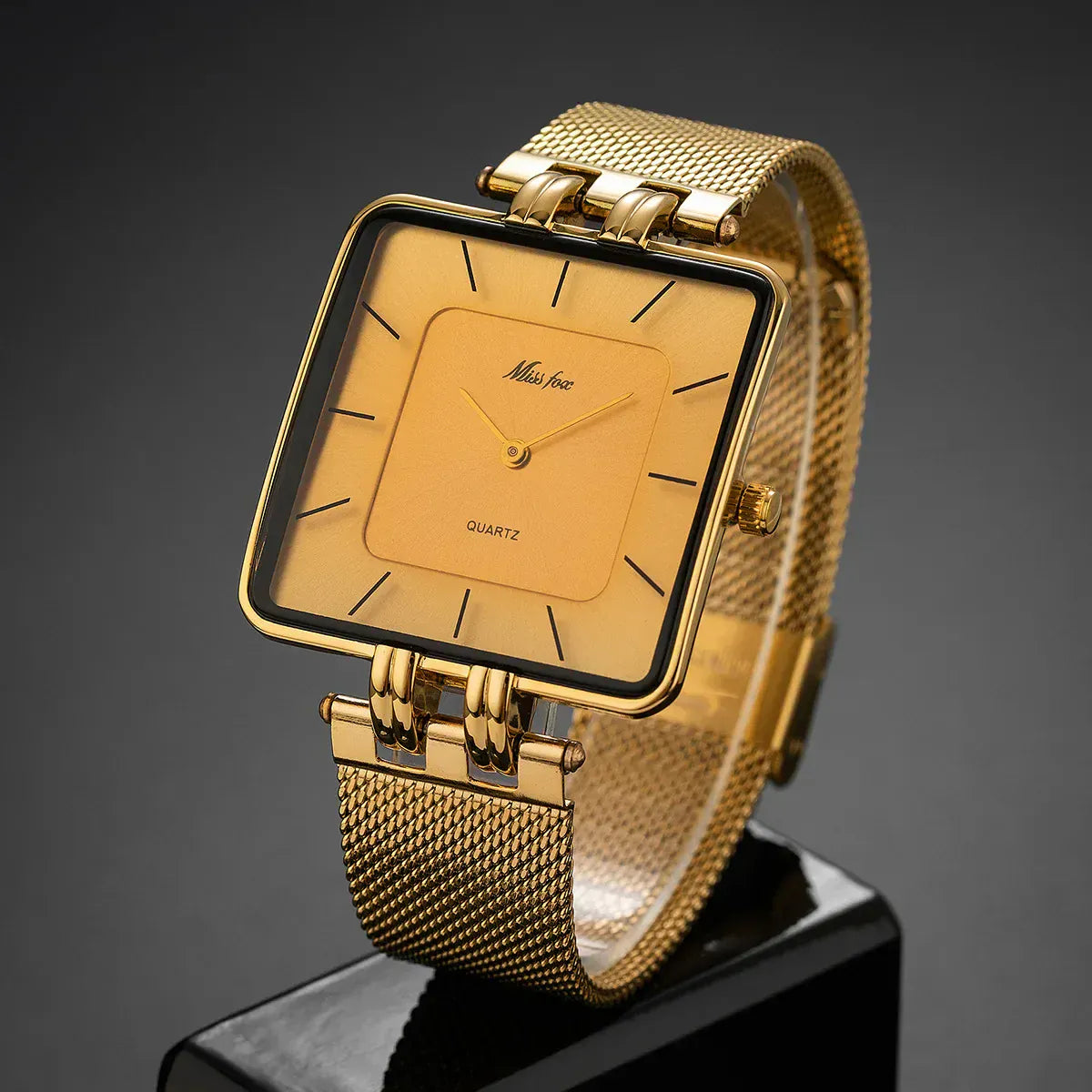 Astor Meydanı Saati